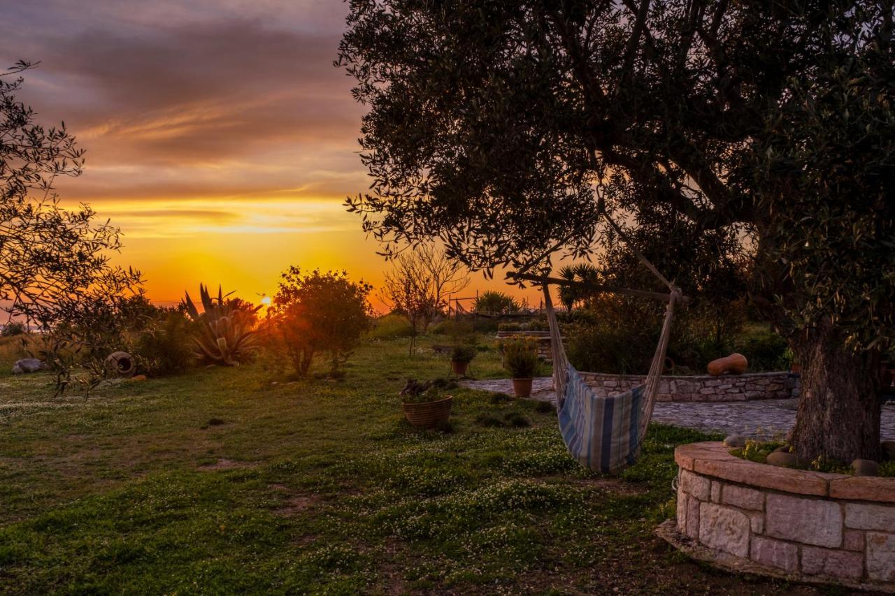 פיניקונטה Chamaloni Cottages מראה חיצוני תמונה